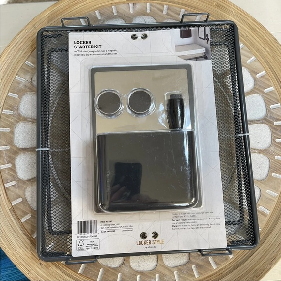 Locker Starter kit mesh 10” shelf & assessory kit - Picture 7 of 7